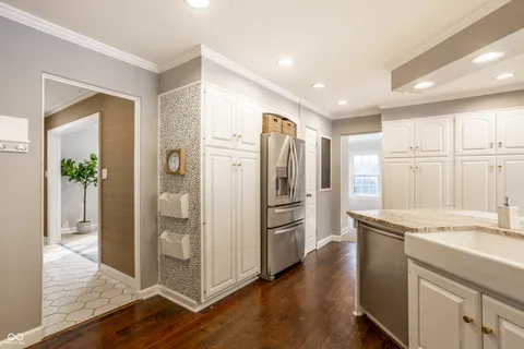 $550,000 | 6930 Oak Lane, Indianapolis, IN 46220