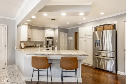 $550,000 | 6930 Oak Lane, Indianapolis, IN 46220