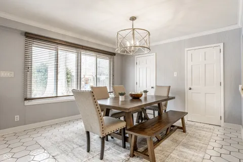 $550,000 | 6930 Oak Lane, Indianapolis, IN 46220