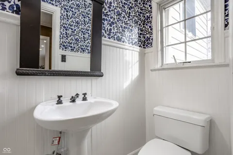 $550,000 | 6930 Oak Lane, Indianapolis, IN 46220