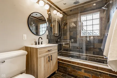 $550,000 | 6930 Oak Lane, Indianapolis, IN 46220