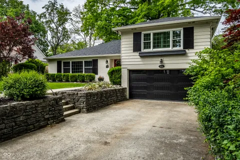 $500,000 | 6930 Oak Lane, Indianapolis, IN 46220