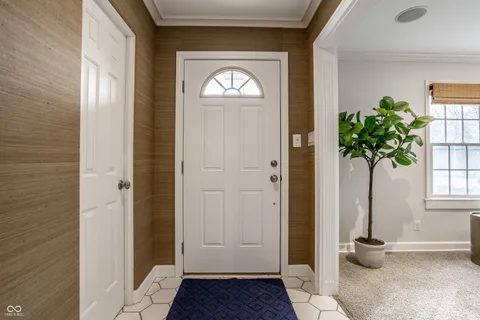 $550,000 | 6930 Oak Lane, Indianapolis, IN 46220