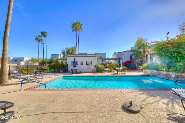 $1,100 | 740 West Elm Street, Unit 214, Phoenix, AZ 85013