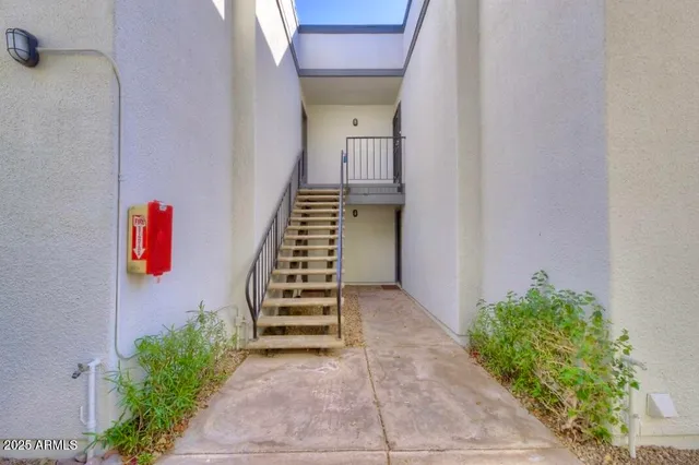 $1,100 | 740 West Elm Street, Unit 214, Phoenix, AZ 85013