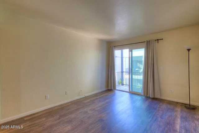 $1,100 | 740 West Elm Street, Unit 214, Phoenix, AZ 85013
