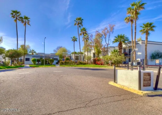 $1,100 | 740 West Elm Street, Unit 214, Phoenix, AZ 85013