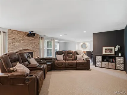 $575,000 | 6632 Towne Woods Drive, St. Louis, MO 63129