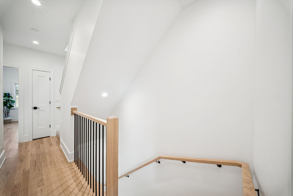 706 East 41st Street Chicago, IL 60653 - Photo 18 of 35