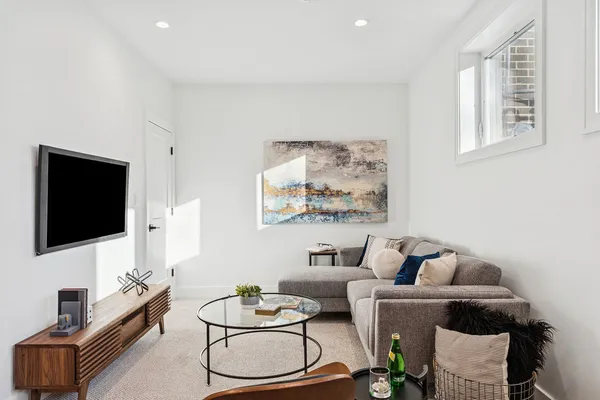 $839,000 | 706 East 41st Street, Chicago, IL 60653