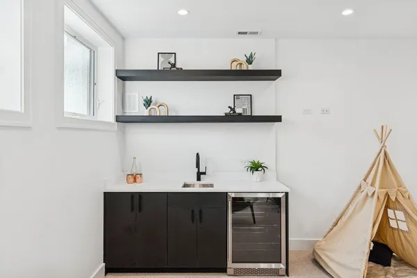 $839,000 | 706 East 41st Street, Chicago, IL 60653