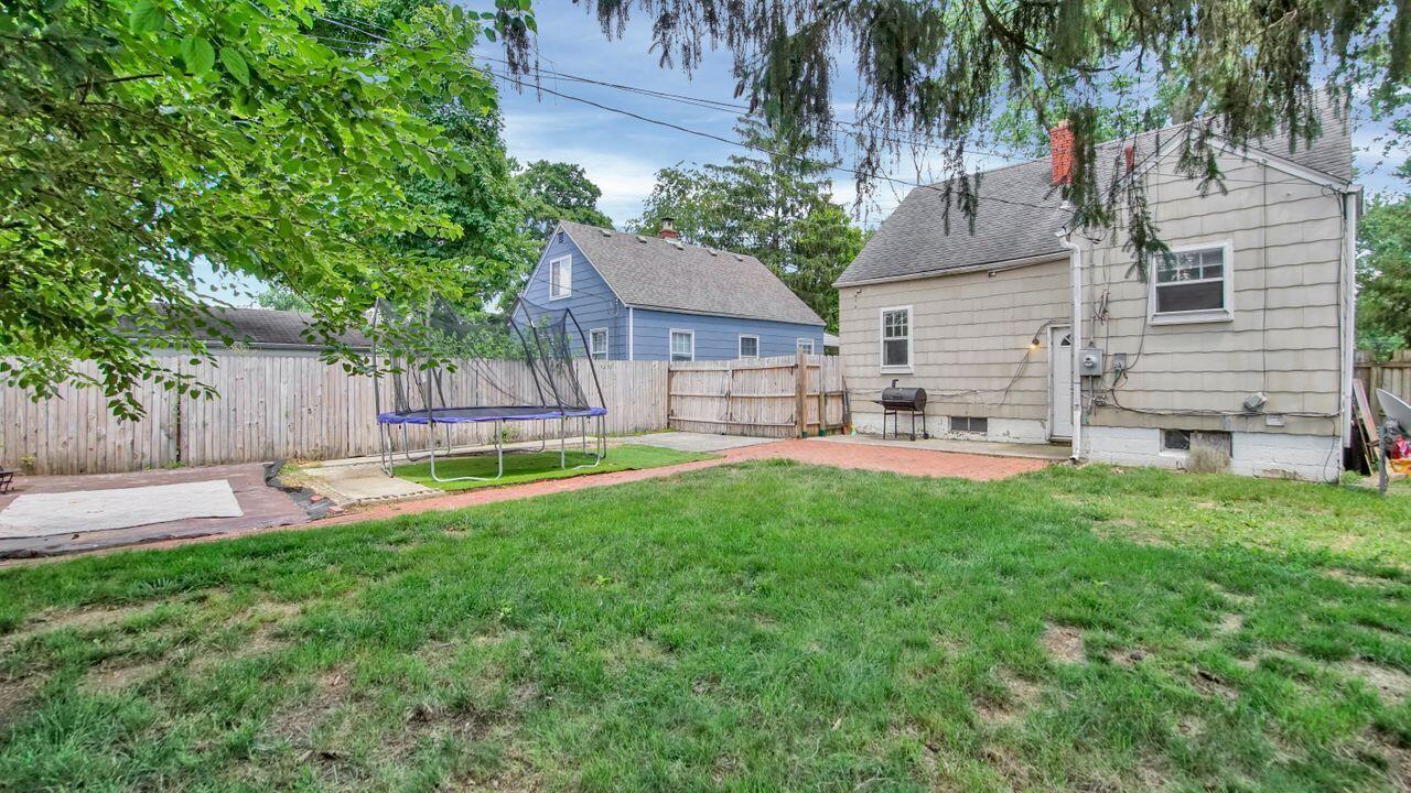 513 Elaine Road Columbus, OH 43213 - Photo 27 of 27 Fenced yard