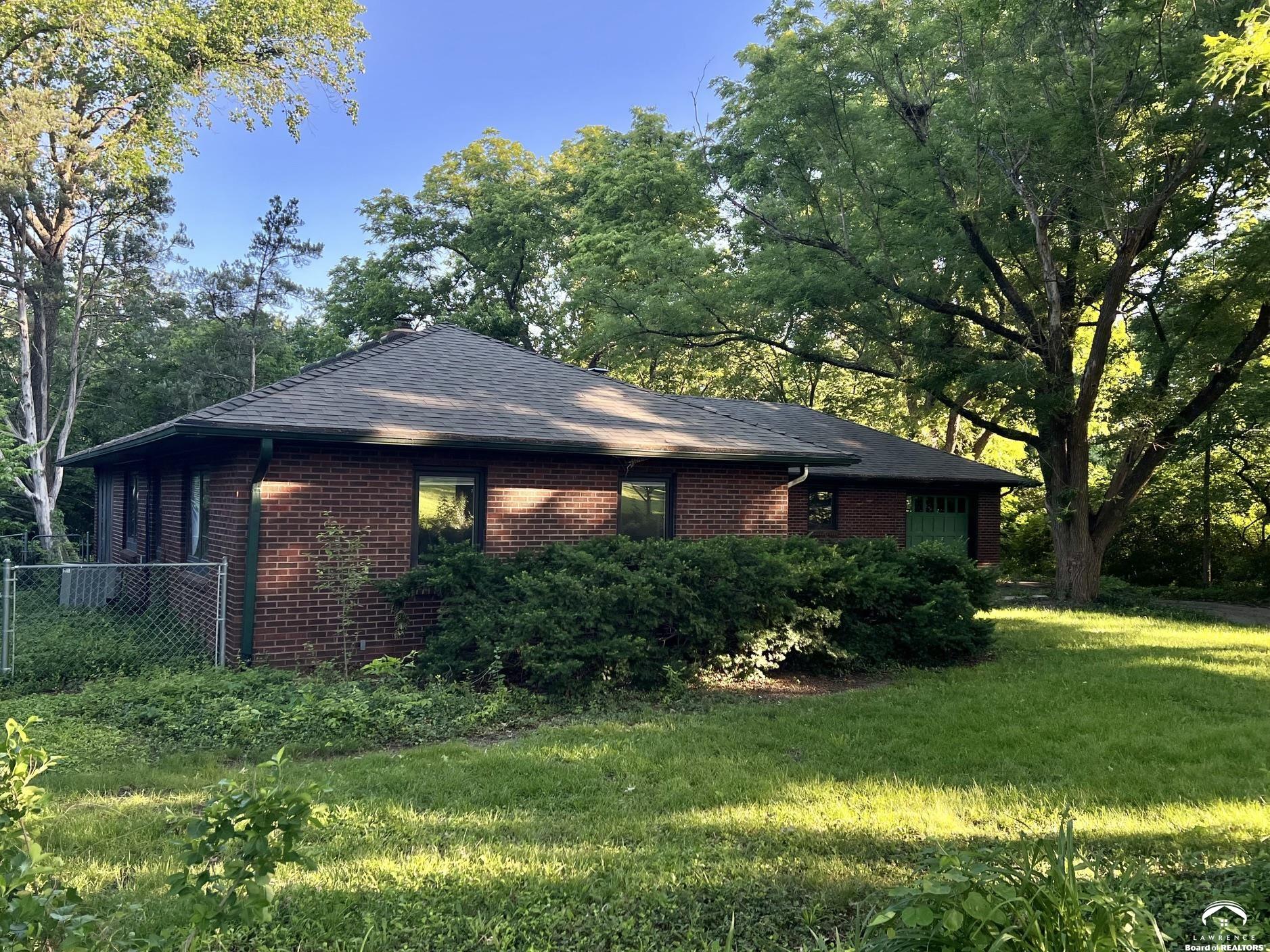 3 Westwood Road Lawrence, KS 66044 - Photo 2 of 94