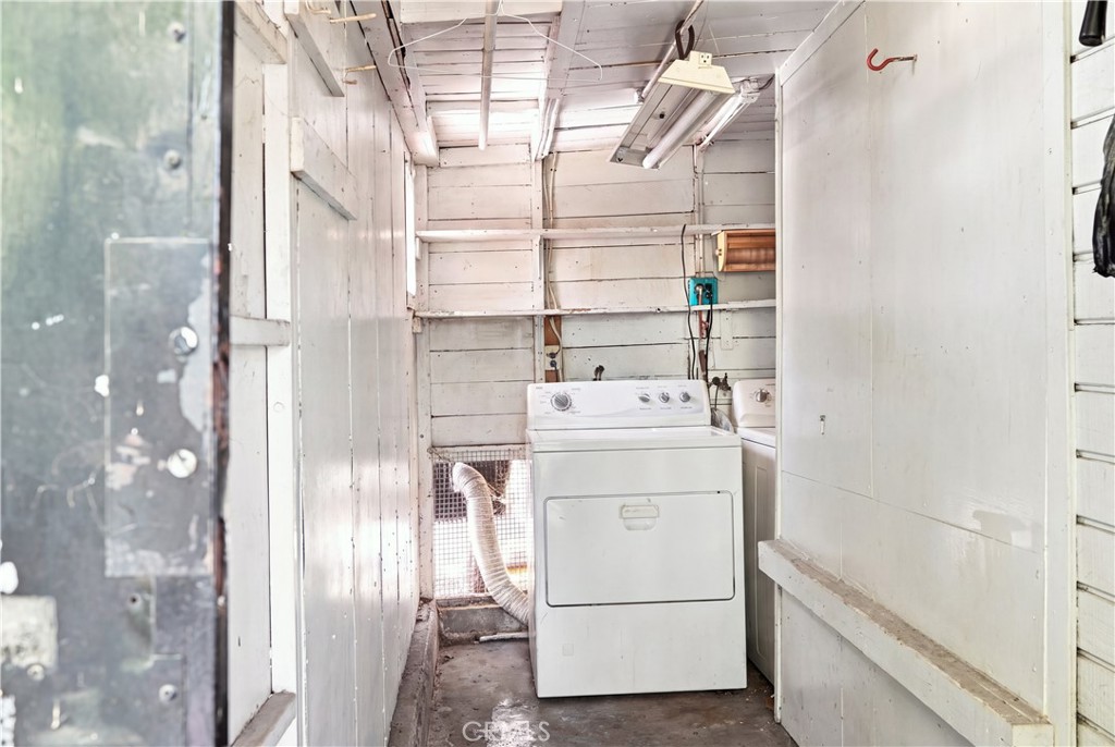 5017 Harbor Street Commerce, CA 90040 - Photo 24 of 32 LAUNDRY ROOM