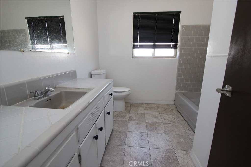 1831 East Appleton Street Long Beach, CA 90802 - Photo 13 of 13 Bathroom