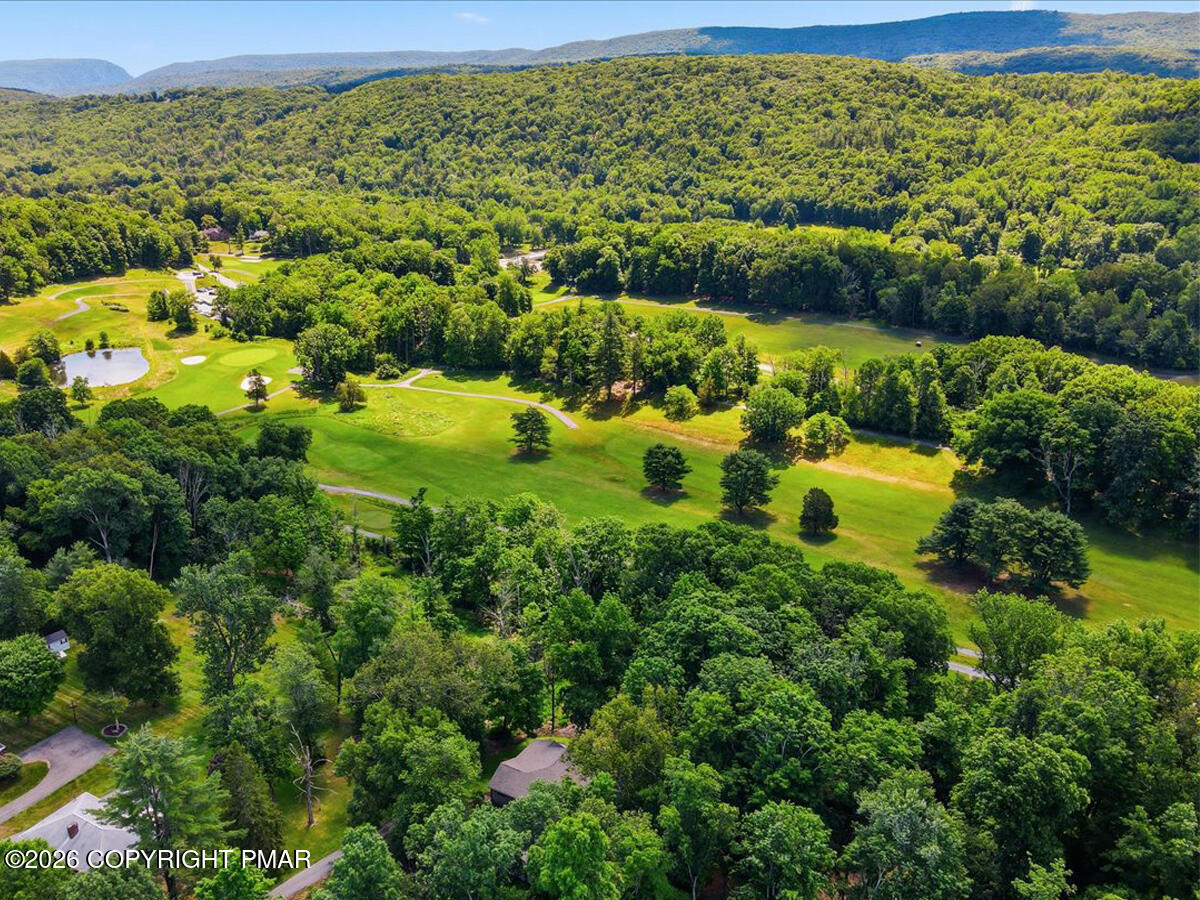 307 Foxglove Road Stroudsburg, PA 18360 - Photo 6 of 41 Golf Course Views