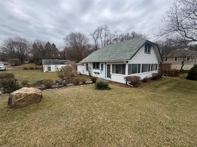 $4,285 | 21 N Walk, Riverhead, NY 11901