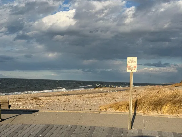 $4,285 | 21 N Walk, Riverhead, NY 11901