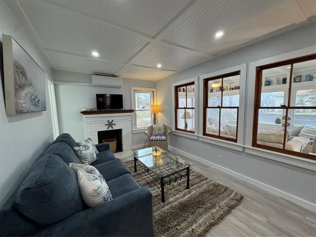 $4,285 | 21 N Walk, Riverhead, NY 11901