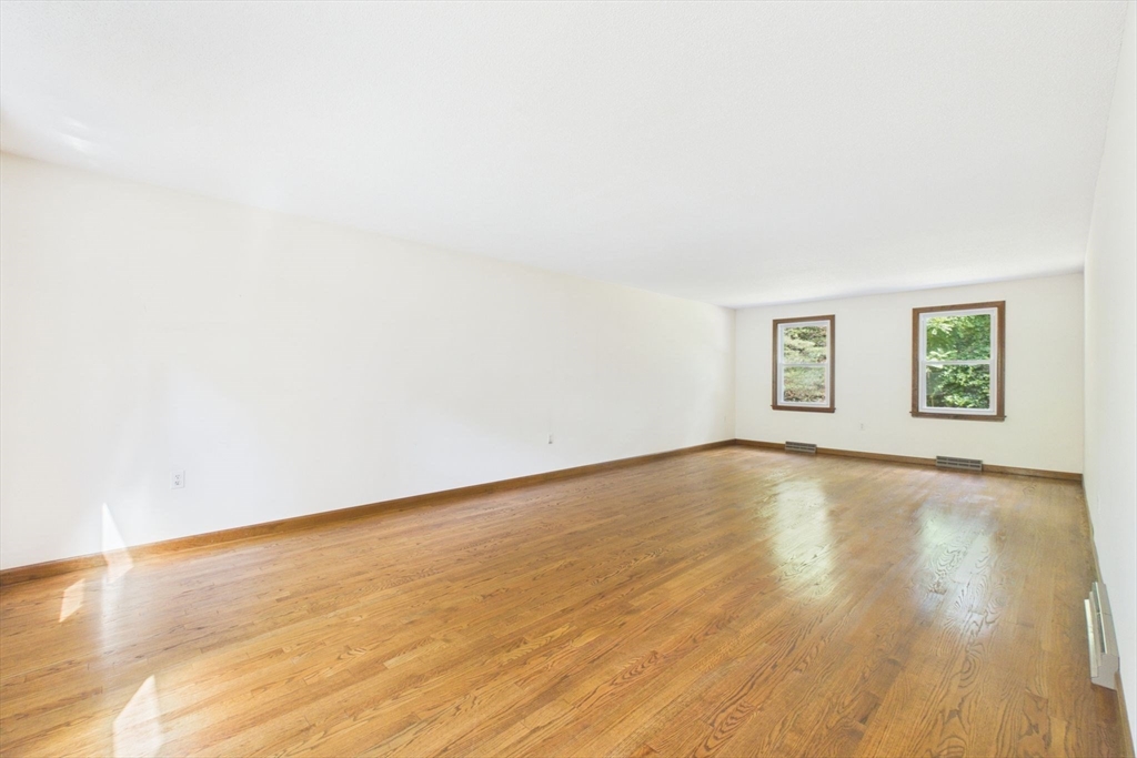 500 Inverness Lane Longmeadow, MA 01106 - Photo 6 of 41