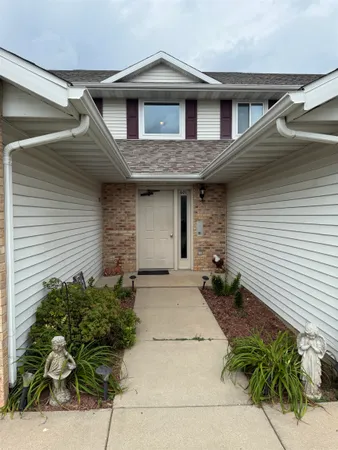$1,250 | 601 West Blackhawk Drive, Unit 1, Fort Atkinson, WI 53538