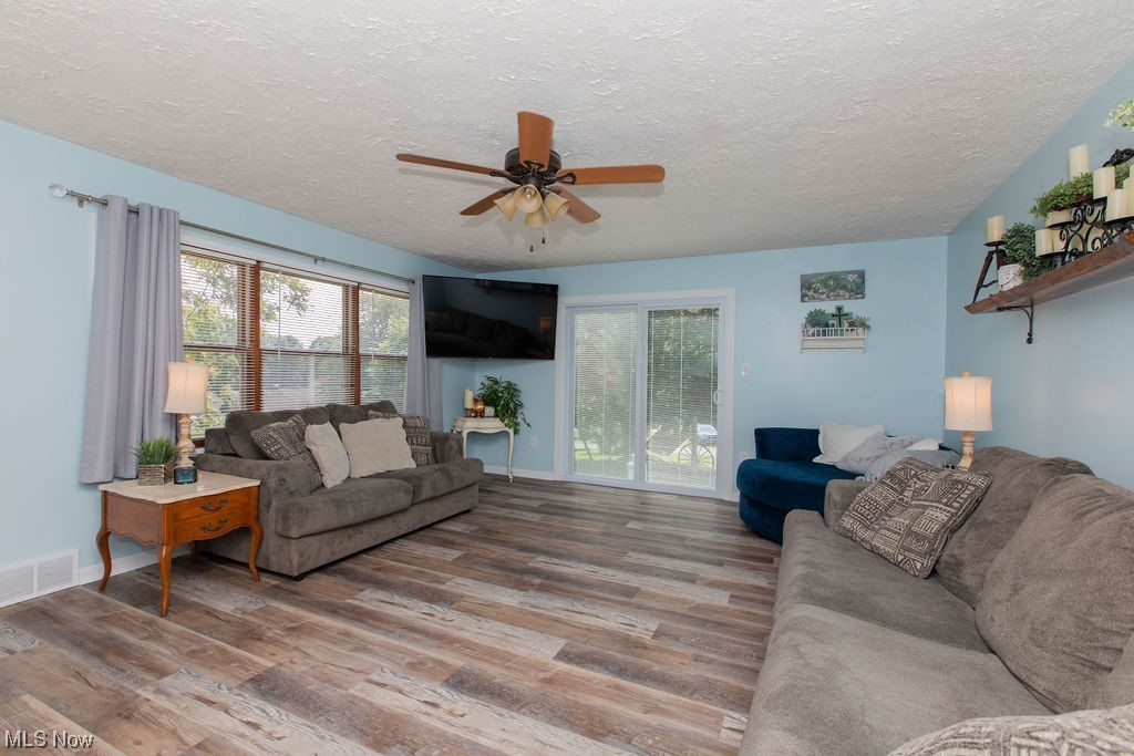 3269 Samuel Road Akron, OH 44312 - Photo 4 of 35