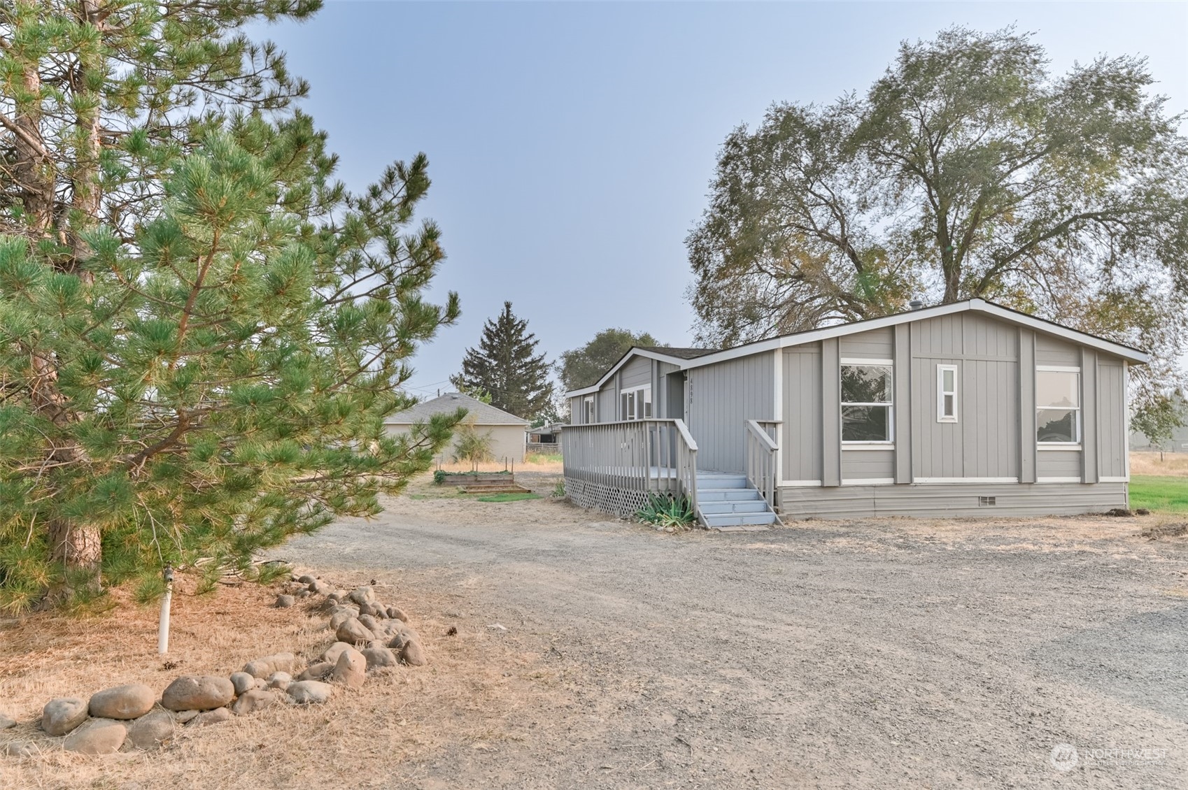 4898 Stratford Road Northeast Moses Lake, WA 98837 - Photo 2 of 40 Gallery Image 2