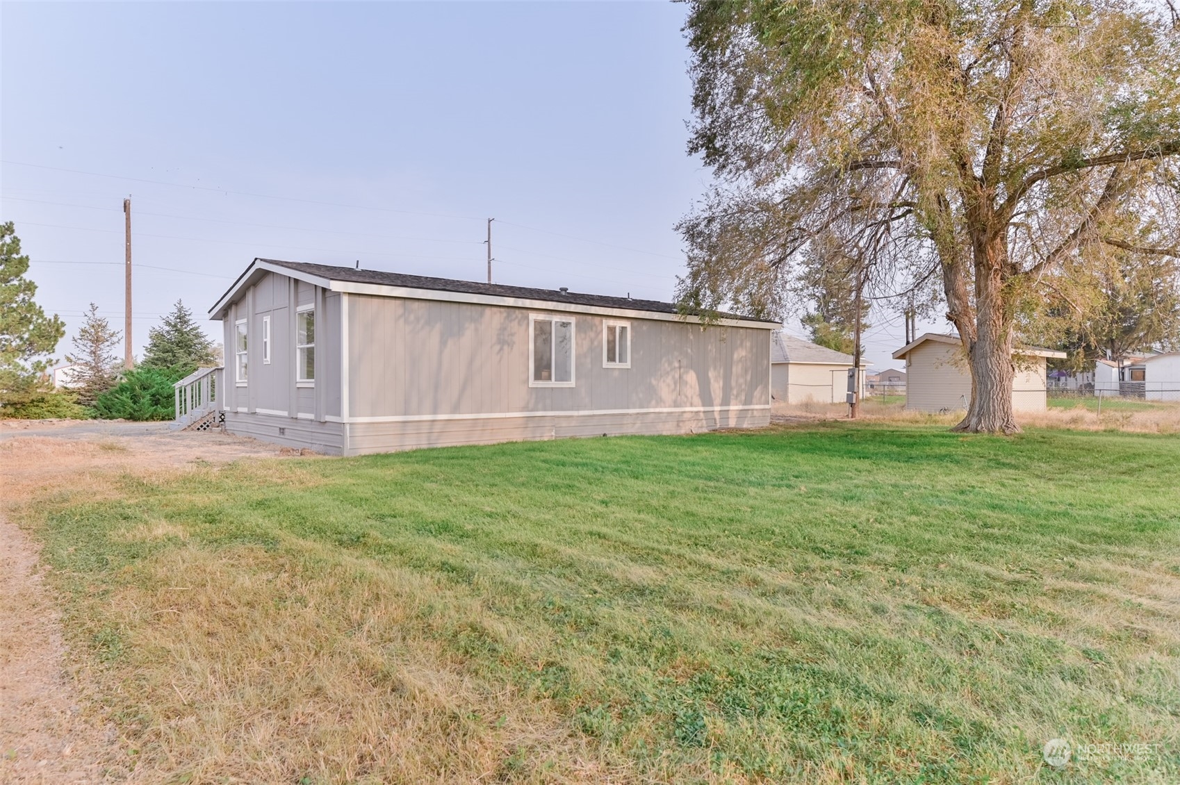 4898 Stratford Road Northeast Moses Lake, WA 98837 - Photo 5 of 40 Gallery Image 5