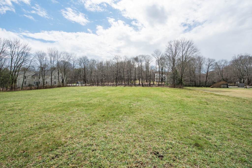 819 Boston Post Road Weston, MA 02493 - Photo 7 of 11