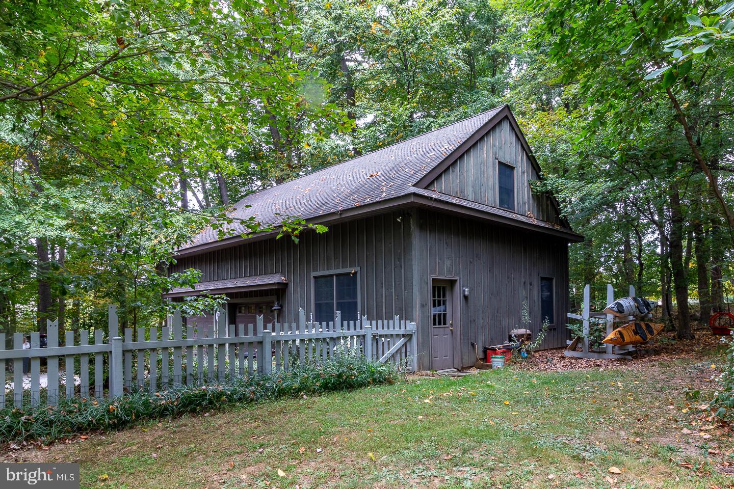 1076 Kings Row Road Oxford, PA 19363 - Photo 12 of 85 Fenched rear yard with garage access