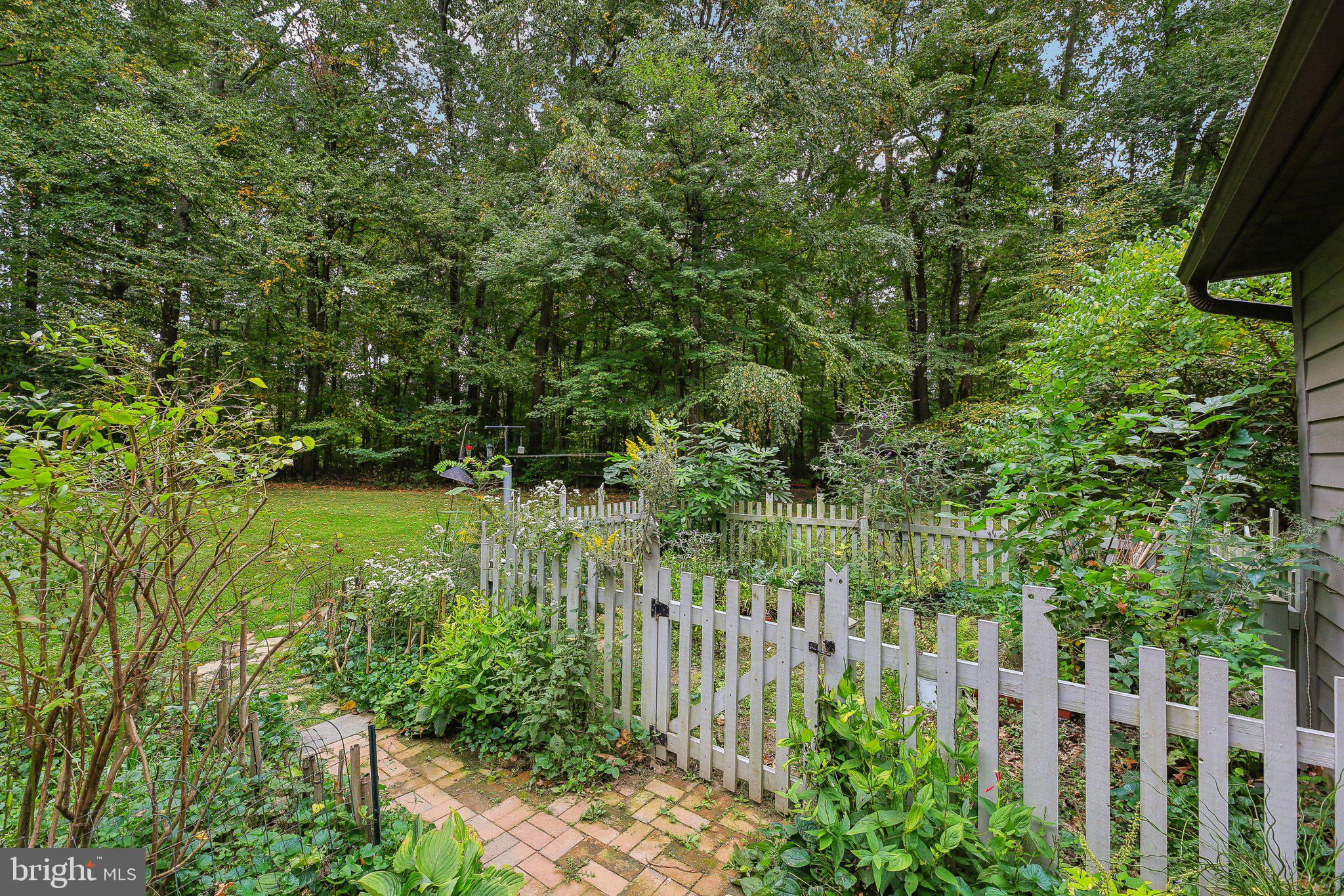 1076 Kings Row Road Oxford, PA 19363 - Photo 59 of 85 garden off patio
