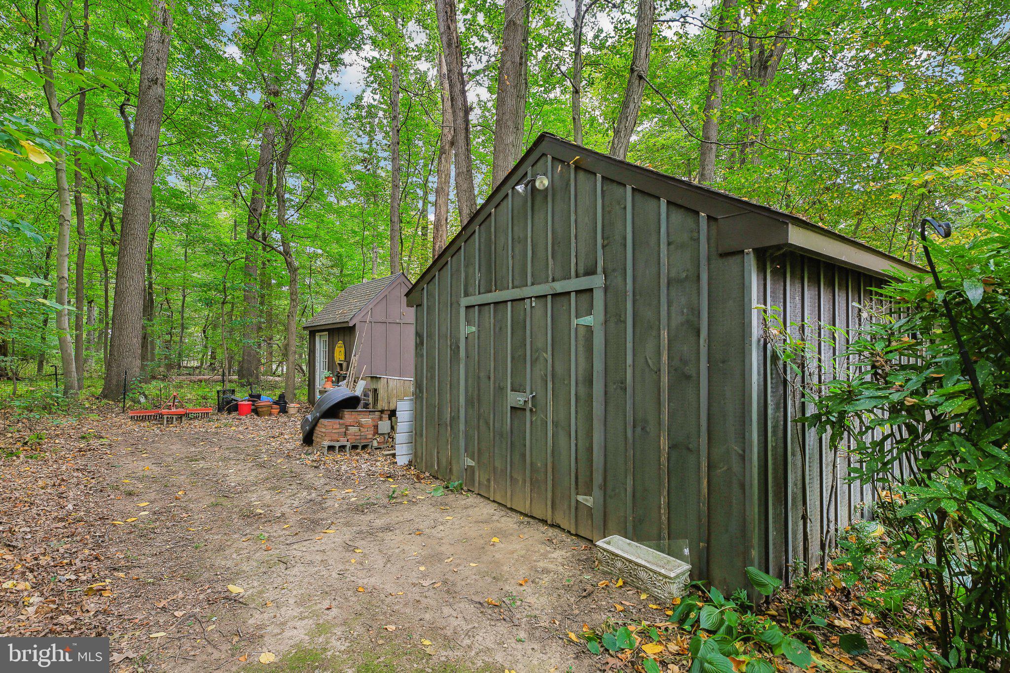 1076 Kings Row Road Oxford, PA 19363 - Photo 71 of 85 Storage shed