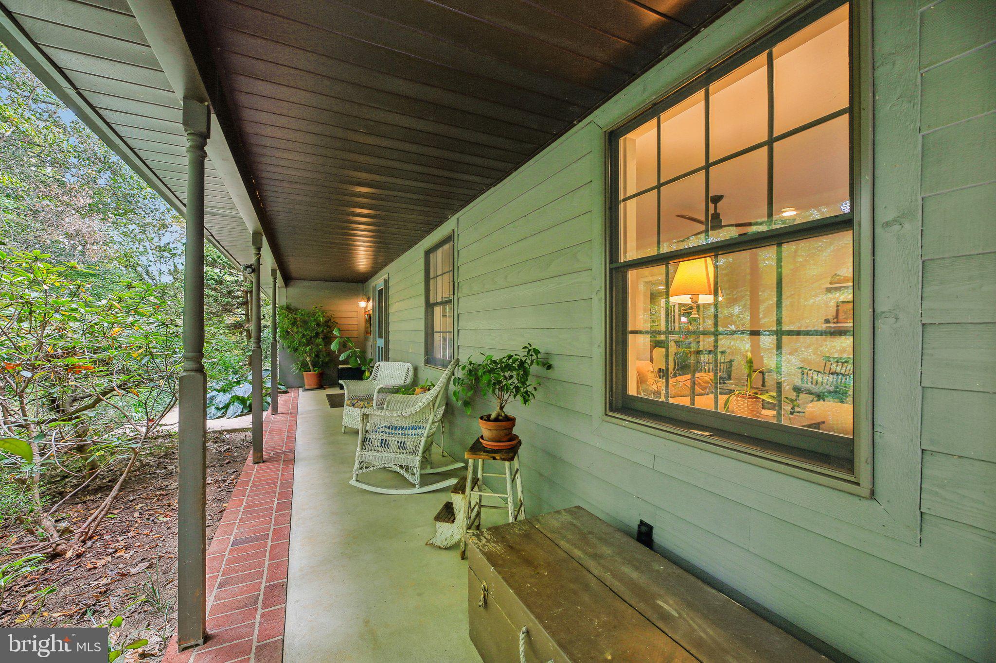1076 Kings Row Road Oxford, PA 19363 - Photo 8 of 85 Front porch