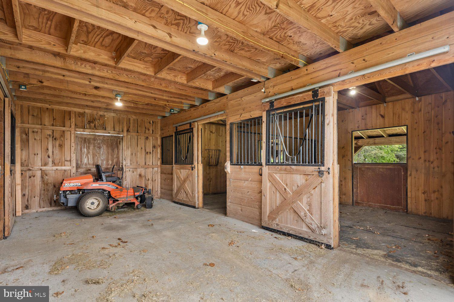 313 Wye Road Queenstown, MD 21658 - Photo 112 of 132 Spacious barn with rustic wooden charm.