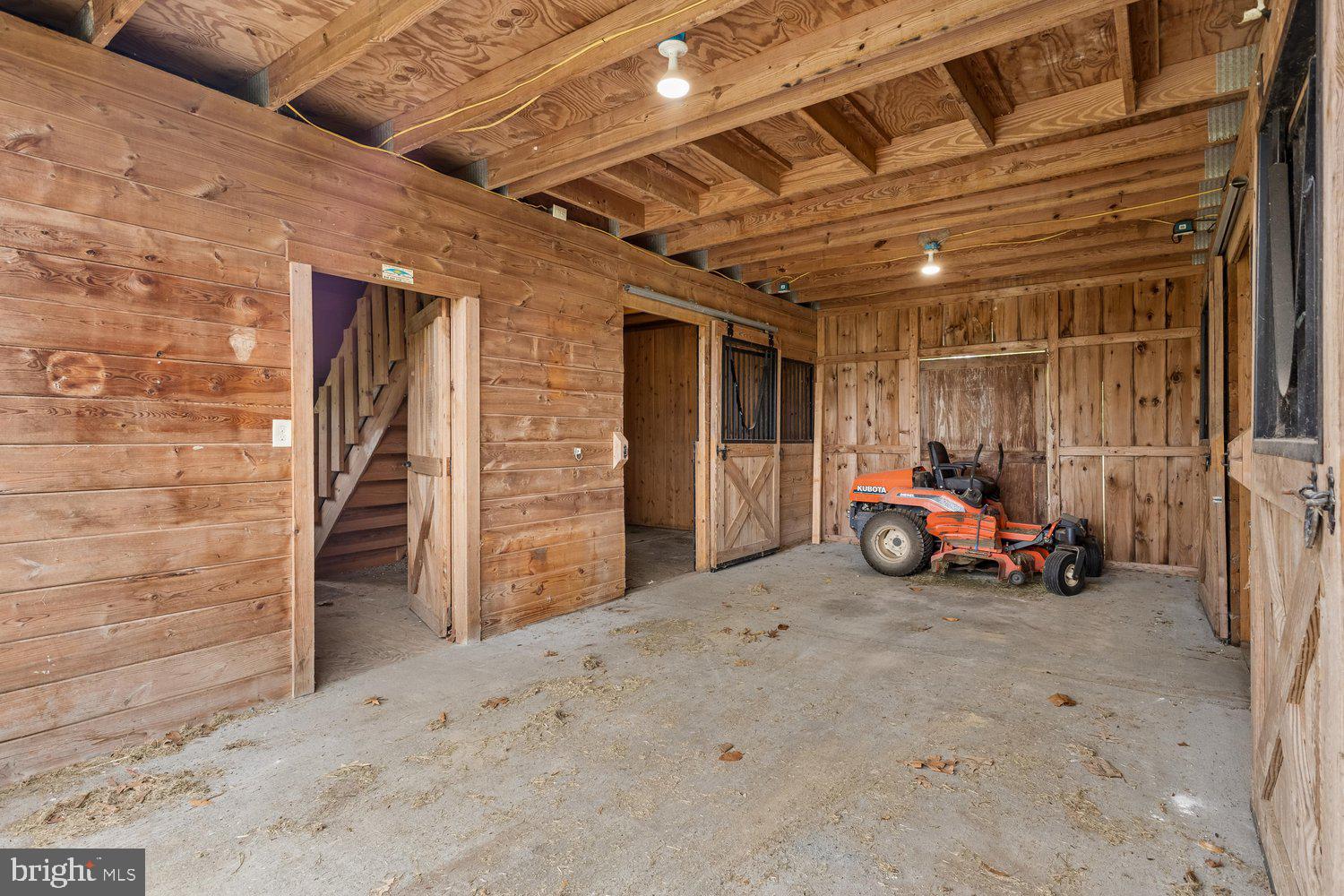 313 Wye Road Queenstown, MD 21658 - Photo 113 of 132 Spacious barn with rustic wooden charm.