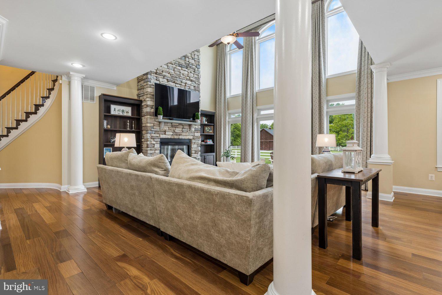 313 Wye Road Queenstown, MD 21658 - Photo 37 of 132 Spacious living area with elegant design.