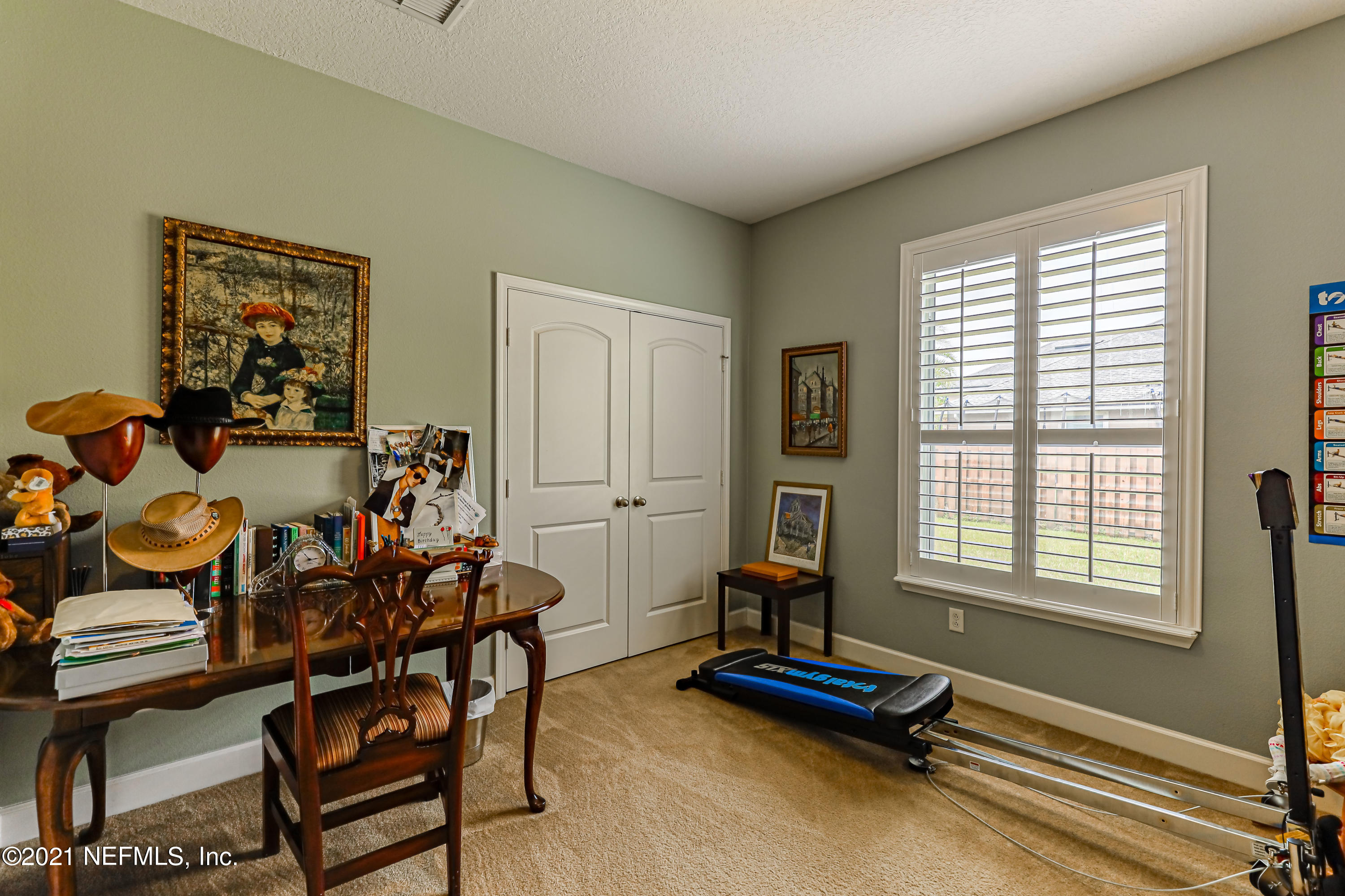 132 North Atherley Road St. Augustine, FL 32092 - Photo 28 of 40 a living room with furniture and a window