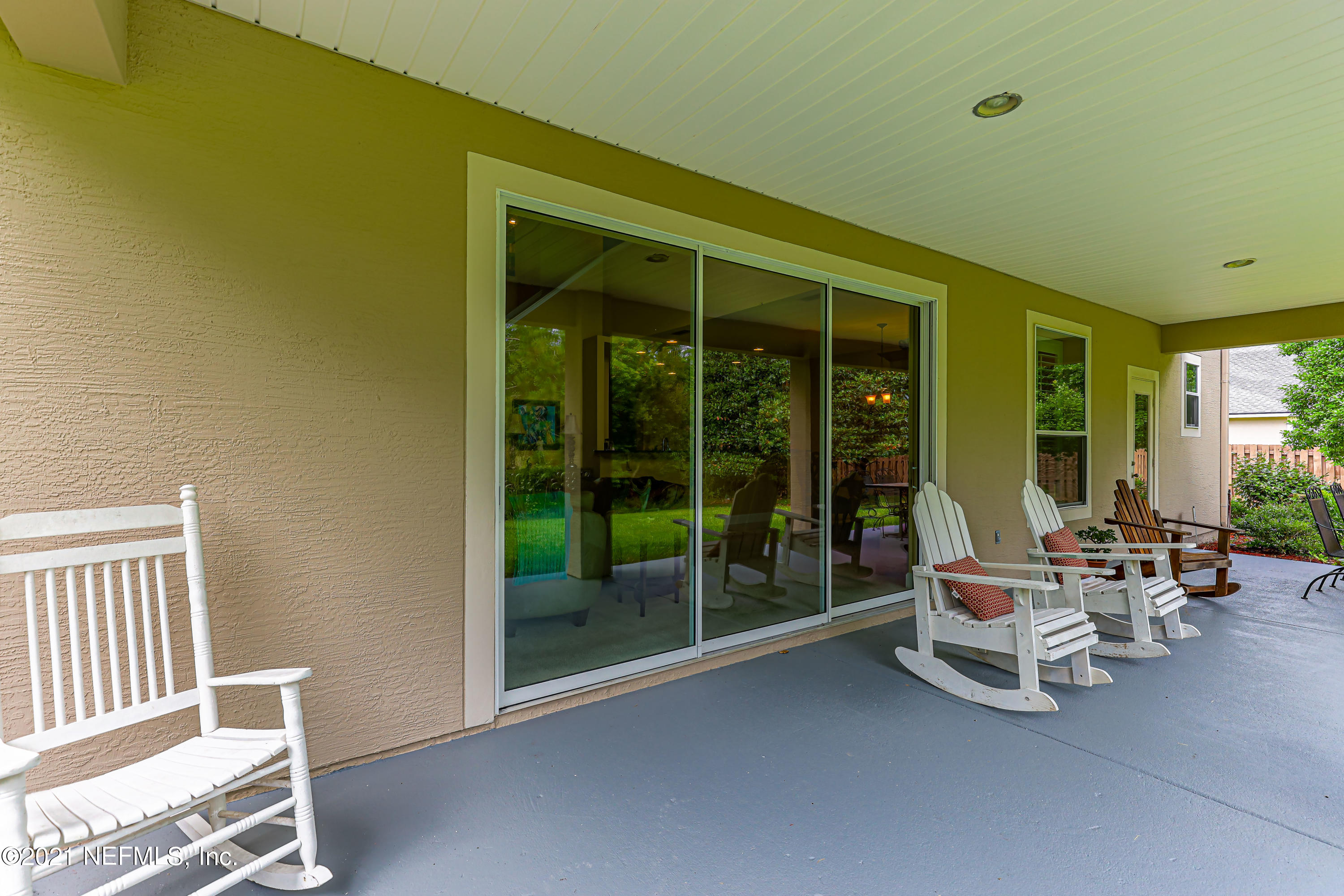 132 North Atherley Road St. Augustine, FL 32092 - Photo 37 of 40 a living room with furniture and a large window
