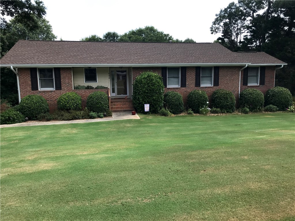 694 Pinewood Drive Pendleton, SC 29670 - Photo 2 of 38