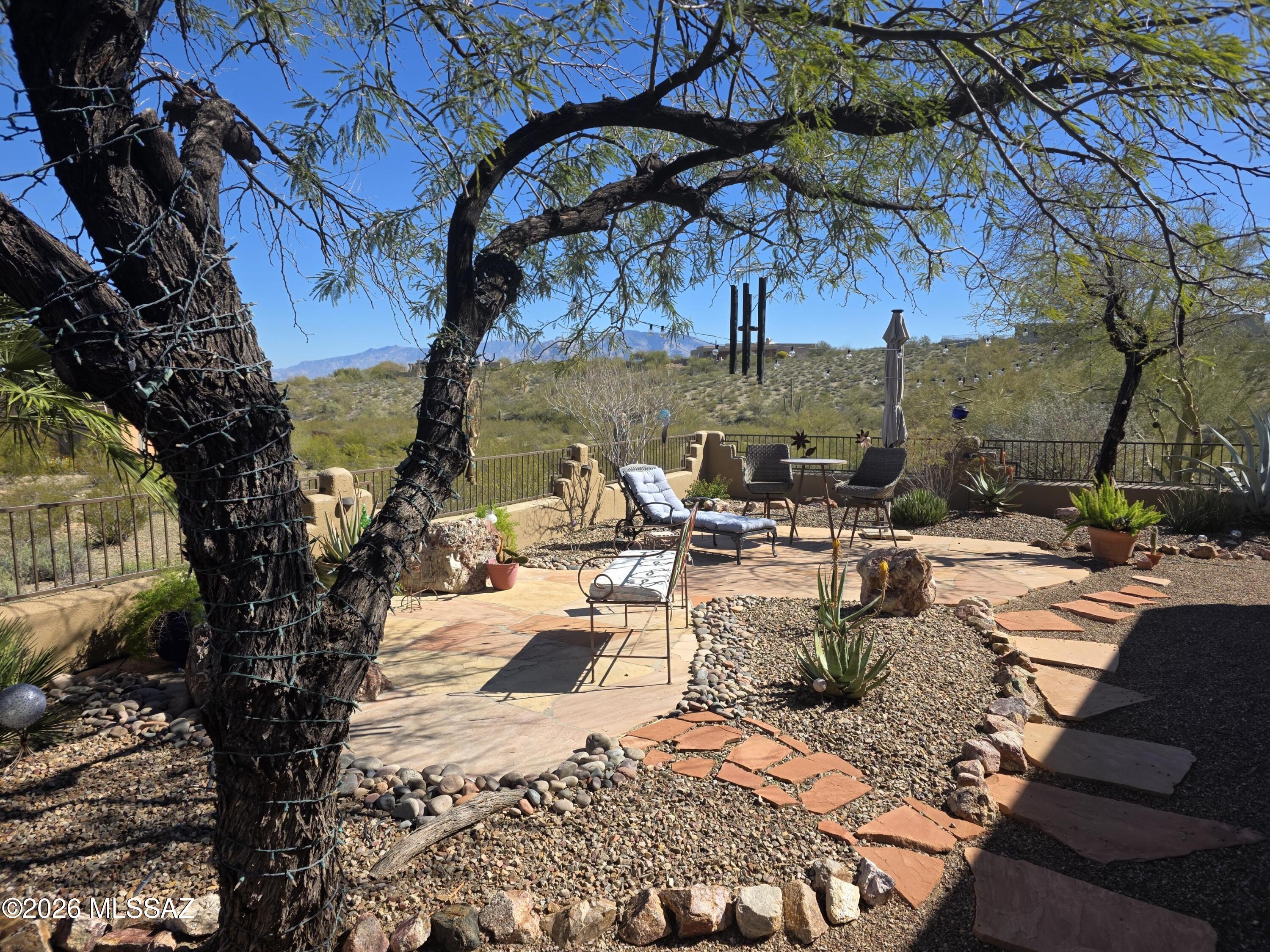 6060 North Abington Road Tucson, AZ 85743 - Photo 35 of 47 Expanded seating areas