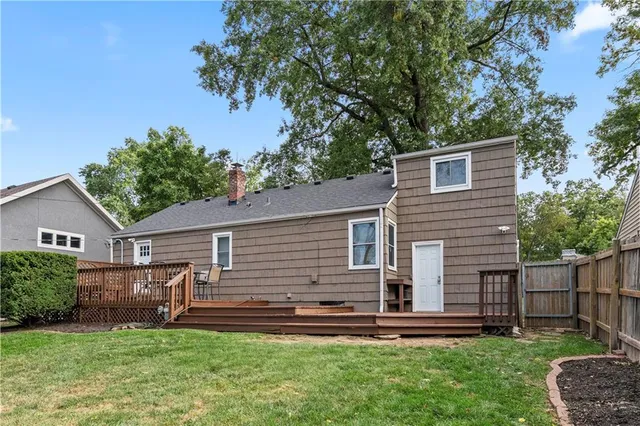 $301,000 | 2004 West 72nd Terrace, Prairie Village, KS 66208