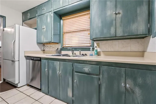 $301,000 | 2004 West 72nd Terrace, Prairie Village, KS 66208