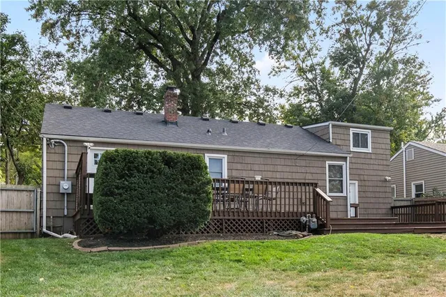 $301,000 | 2004 West 72nd Terrace, Prairie Village, KS 66208