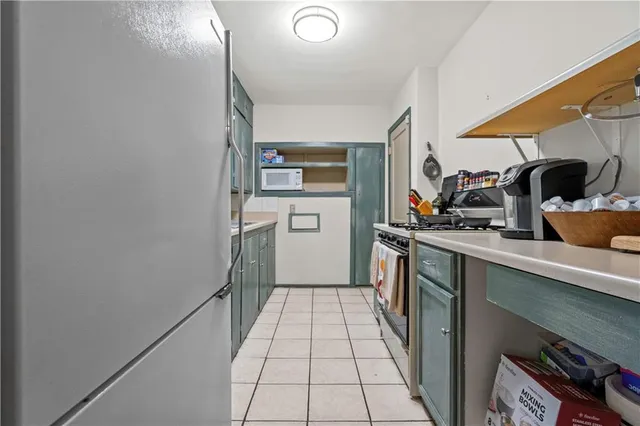 $301,000 | 2004 West 72nd Terrace, Prairie Village, KS 66208