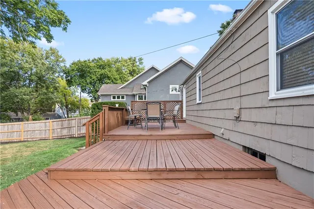 $301,000 | 2004 West 72nd Terrace, Prairie Village, KS 66208