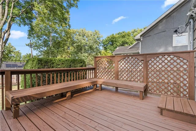 $301,000 | 2004 West 72nd Terrace, Prairie Village, KS 66208