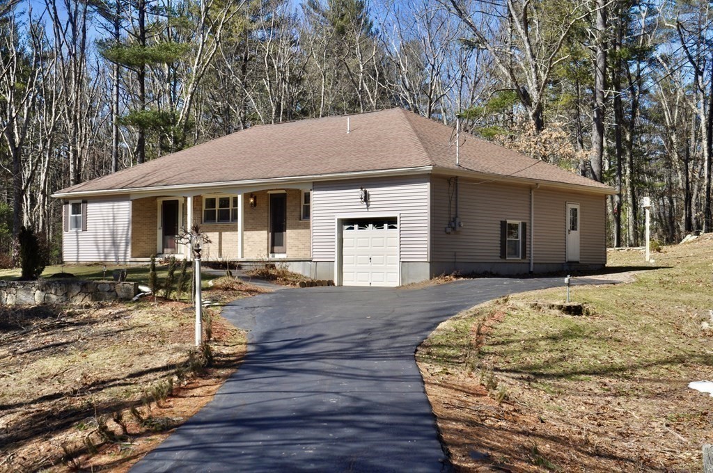 124 Hopkinton Road Upton, MA 01568 - Photo 10 of 40 Gallery Image 10