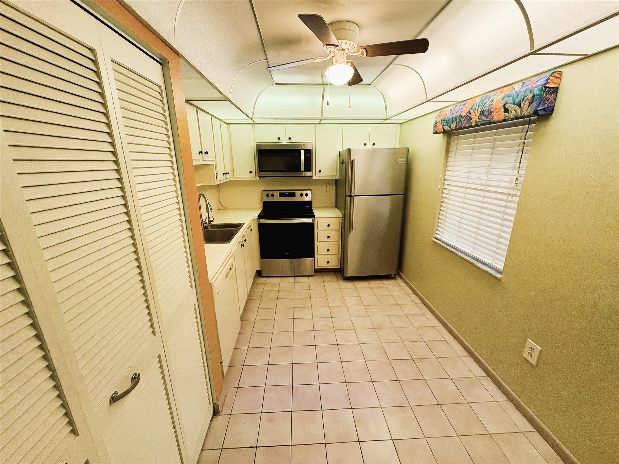 3940 Inverrary Boulevard, Unit 701A Lauderhill, FL 33319 - Photo 7 of 25 Photo 6