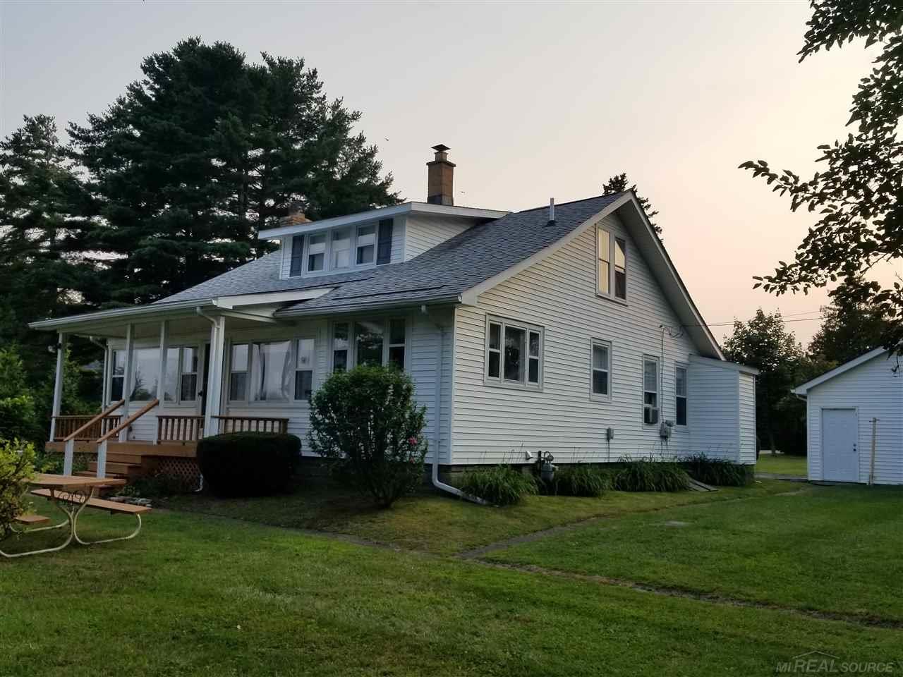 2045 Lakeshore Road Applegate, MI 48401 - Photo 9 of 51