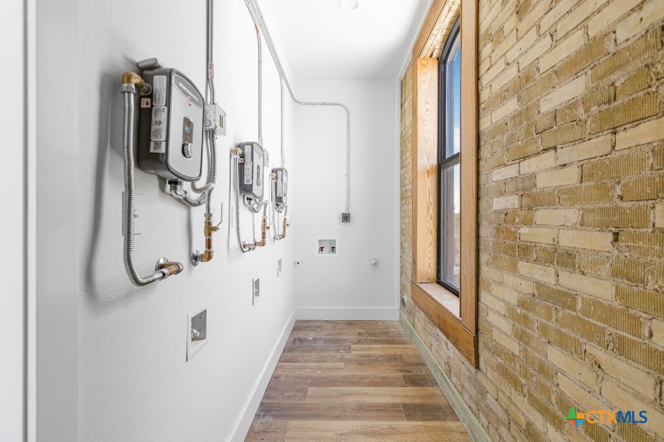 123 West May Street, Unit 1 Yoakum, TX 77995 - Photo 19 of 21 a view of a bathroom
